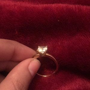 Diamonique singular diamond ring